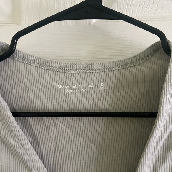 Abercrombie & Fitch Sage Green Cinched Crop Top Size S - Picture 3 of 3